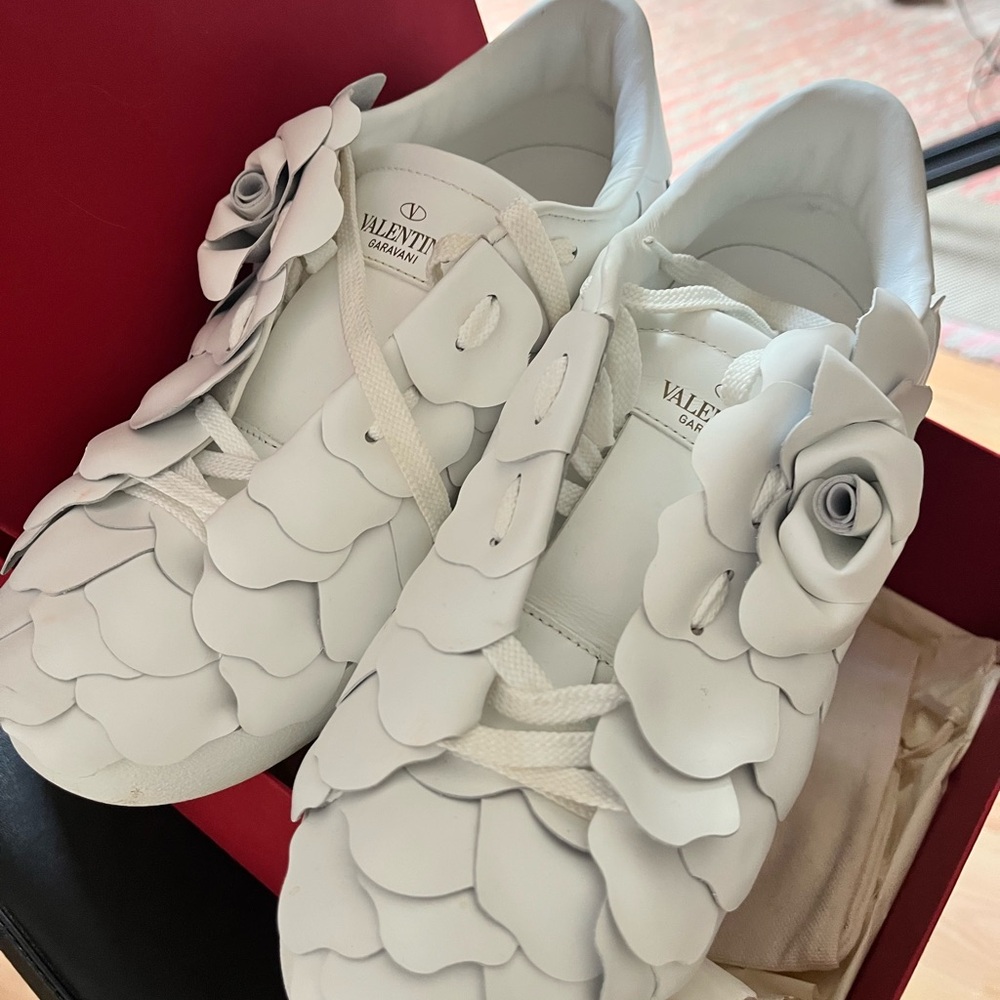 Valentino Garavani Atelier White  Rose Petal Leather Sneakers